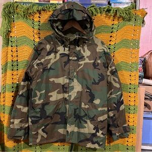 Vintage US Army ECWCS Woodland Camo Cold Weather Parka Medium Regular